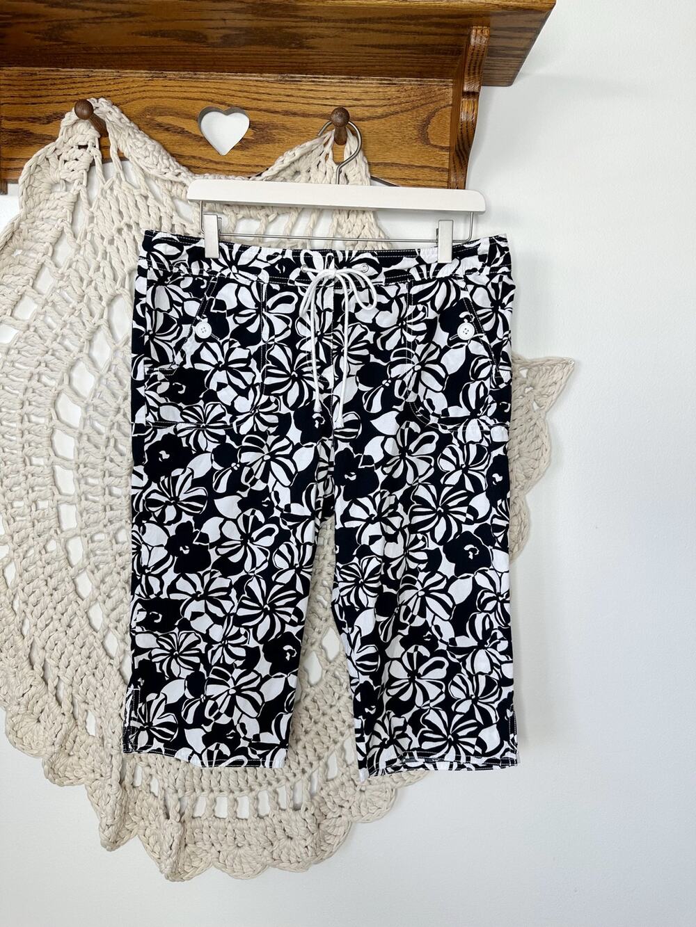 Ann Taylor Lift Vintage Y2K Tropical Print Summer Black White Capris Size 12